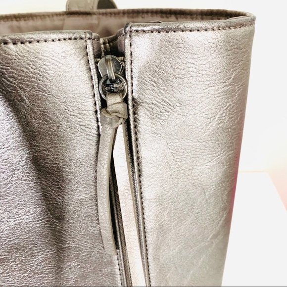 Neiman Marcus Metallic Gray Tote Good Condition💗🎉HP🎊🎁 - Picture 10 of 14